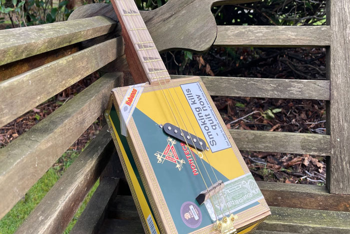 Cigar Box Guitar Jamming