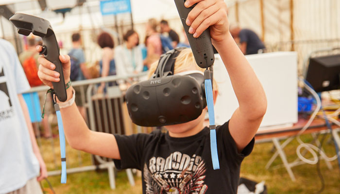 VR